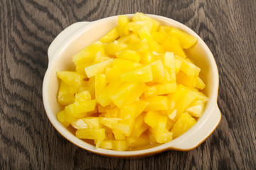 Canned pineapple