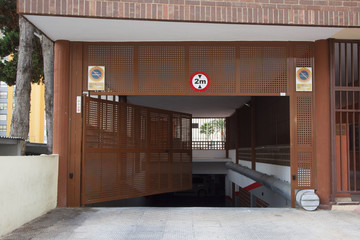 photo of the automatic gate in the parking lot.