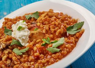 Barley risotto with marinated chicken