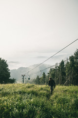 Прогулка на рассвете в горах