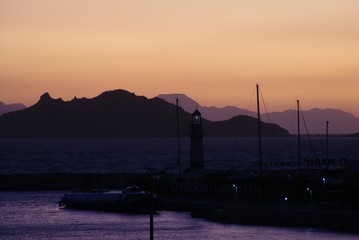 latarnia o zachodzie słońca © Szafek26