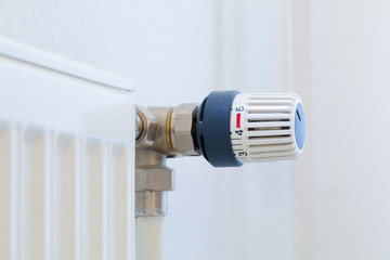  thermostat on the heating radiator