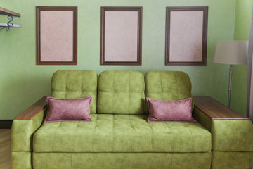 Фрагмент интерьера в зеленых цветах и розовыми элементами - карты декоративные
