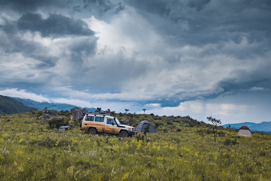 Acampados no Morro do Moco, prov&iacute;ncia do Huambo - a montanha mais alta de Angola