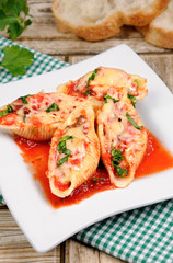 pasta conchiglioni shells stuffed meat mince