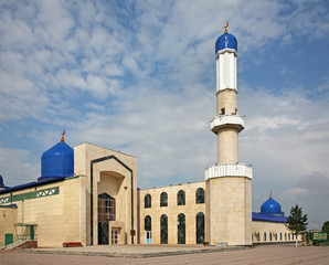 Fototapeta na wymiar Central Mosque No. 1 in Karaganda. Kazakhstan