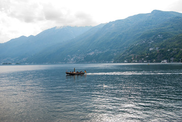 Boot auf Lago Maggiore in Ascona