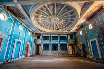 Obraz premium Old abandoned winter theater, Gagra, Abkhazia
