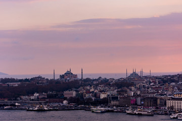 Obraz premium Famous Hagia Sophia and Blue mosque from the distance
