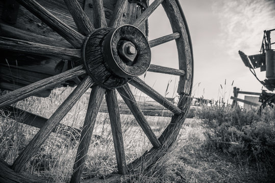 Old Vintage Antique Wagon Wheel