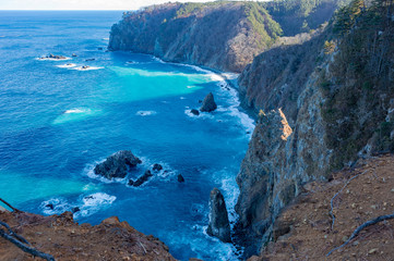 三陸復興国立公園の北山崎は足元もくらむような断崖絶壁