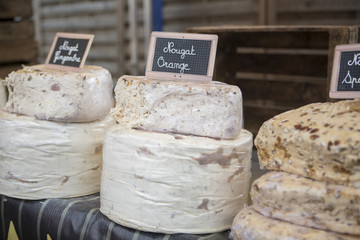 Markt, Marktstand mit Nougat, Wochenmarkt