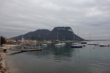 Fototapeta na wymiar Cloudy day at Lake Garda, Italy