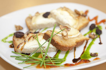Tapas pan queso cabra pinchos
