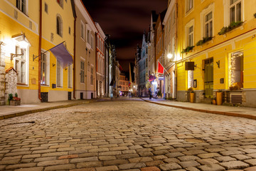 Obraz premium Tallinn. Old medieval street.