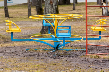 Children's carousel swing