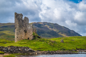 Ardvreck Castle, a ruined 16th century castle standing on a rocky promontory jutting out into Loch Assynt in Sutherland in the far north west of the Scottish Highlands.