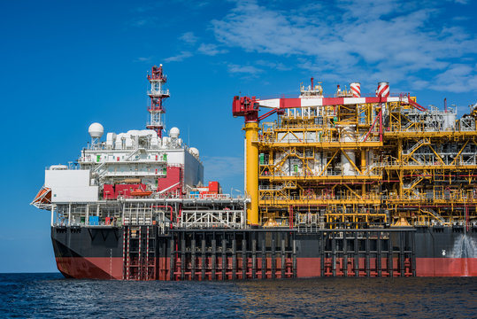  Offshore oil industry, Angola