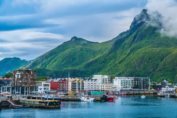 Fototapeten Svolvaer harbor, Lofoten Islands, Nordland, Norway. Located north of the Arctic Circle. Natural beauty, distinctive scenery, dramatic mountains and peaks, fjords and picturesque villages. © Luis