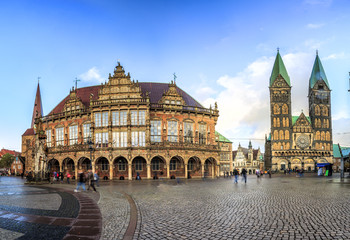 Fototapeta na wymiar Bremen main market square in the centre of the Hanseatic City, Germany