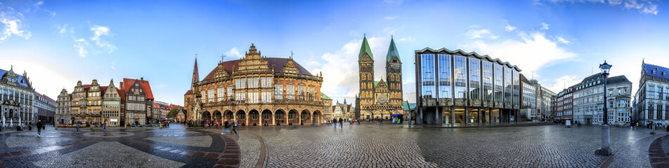 Skyline of Bremen main market square in the centre of the Hanseatic City, Germany. 360 degree panoramic montage from 27 images - obrazy, fototapety, plakaty