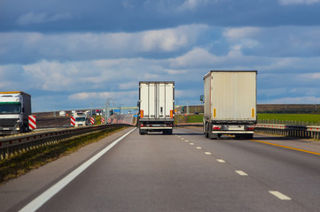  trucks goes on the highway