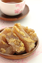 和菓子　くるみゆべし