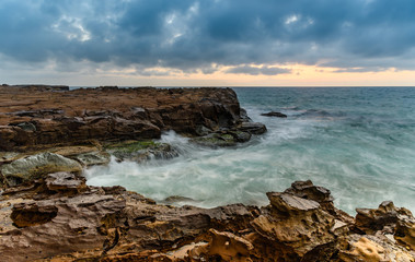 Fototapeta premium Overcast Sunrise Seascape and Rock Platform
