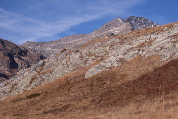 Fototapeta na wymiar Montagne en Automne