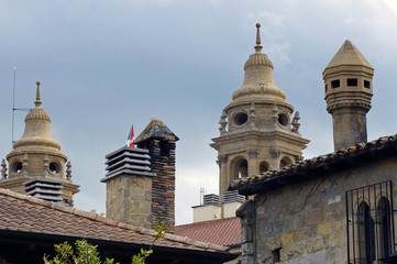 Türme und Schornsteine Pamplona