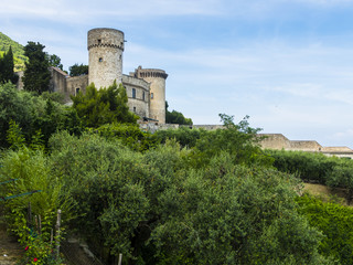 Fototapeta premium Blick von Castellammare de Stabia auf das Castello Medioevale, Neapel, Kampanien, Italien
