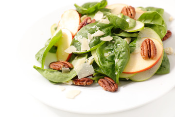 spinach salad with pecan and apple