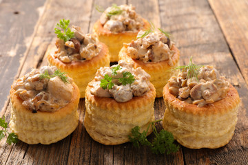puff pastry with chicken,cream and mushroom