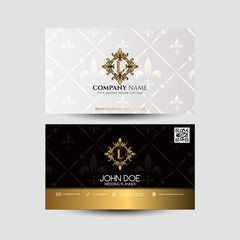 Naklejka premium Business Card with Golden Pattern