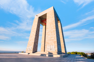 Fototapeta premium Canakkale Martyrs' Memorial against to Dardanelles Strait