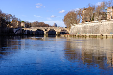 Obraz premium Travel photography - walking along the banks of the Tiber (Rome, Italy, Europe).