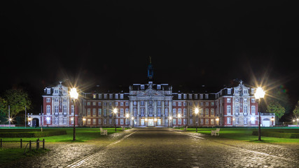 Naklejka premium Münsterschloss by Nacht