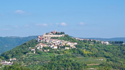 Fototapeta na wymiar Motovun, medieval town on top of the hill in Istria, Croatia