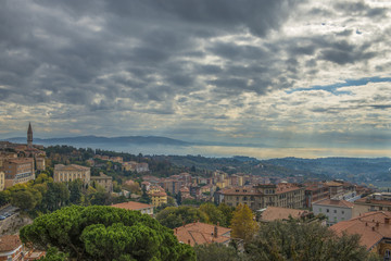 Italy, Toscana panorama with fog