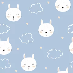  Naadloos patroon met schattig konijntje en wolken. Vector hand getekende illustratie. © bilaaa