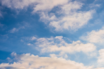 Fototapeta premium Beautiful blue sky with light cumulus clouds