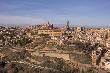 Fototapeta na wymiar View of the city walls of Toledo and medieval city. Spain.
