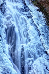 凍る袋田の滝