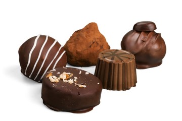 Milk chocolate candies / pralines / truffles