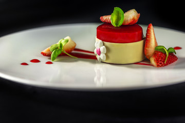 Cheese Cake and strawberries