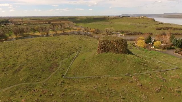 Hat Rock Geologic Butte Columbia River Oregon USA
