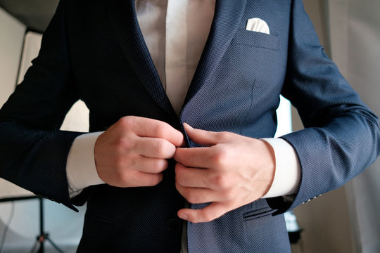groom dress on wedding day