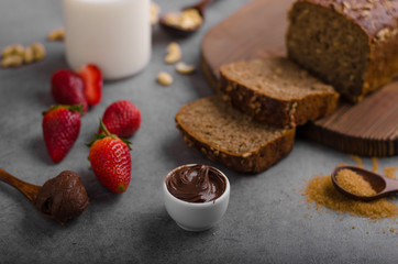 Nutella spread with wholegrain bread