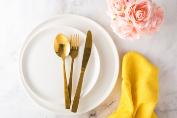 Table setting a new style