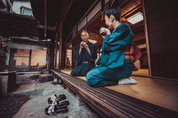 Obraz na płótnie Canvas Senior couple lifestyle moments in a traditional japanese house
